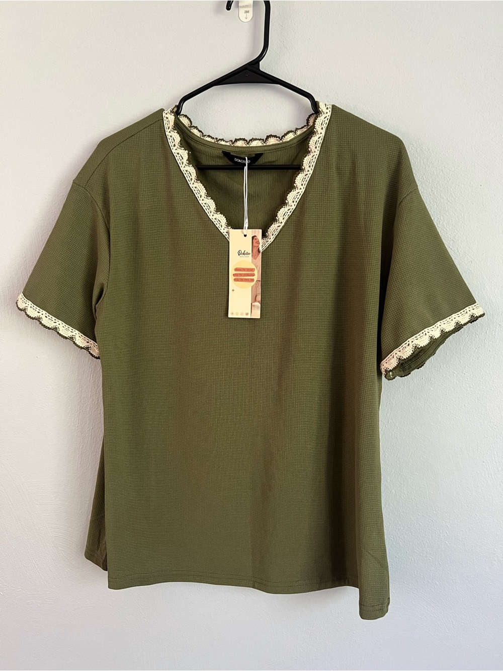 Dokotoo Olive Green Waffle Knit Lace Trim Top – Medium – NWT